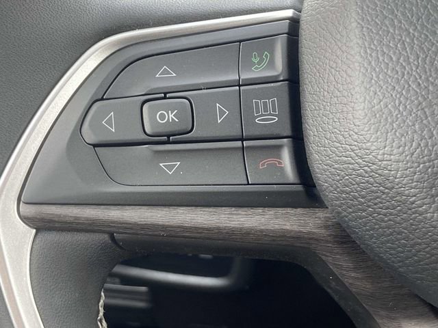 Used 2023 Jeep Grand Cherokee Limited image 27