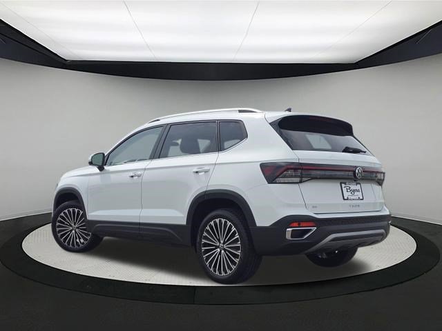 New 2026 Volkswagen Taos SE image 5