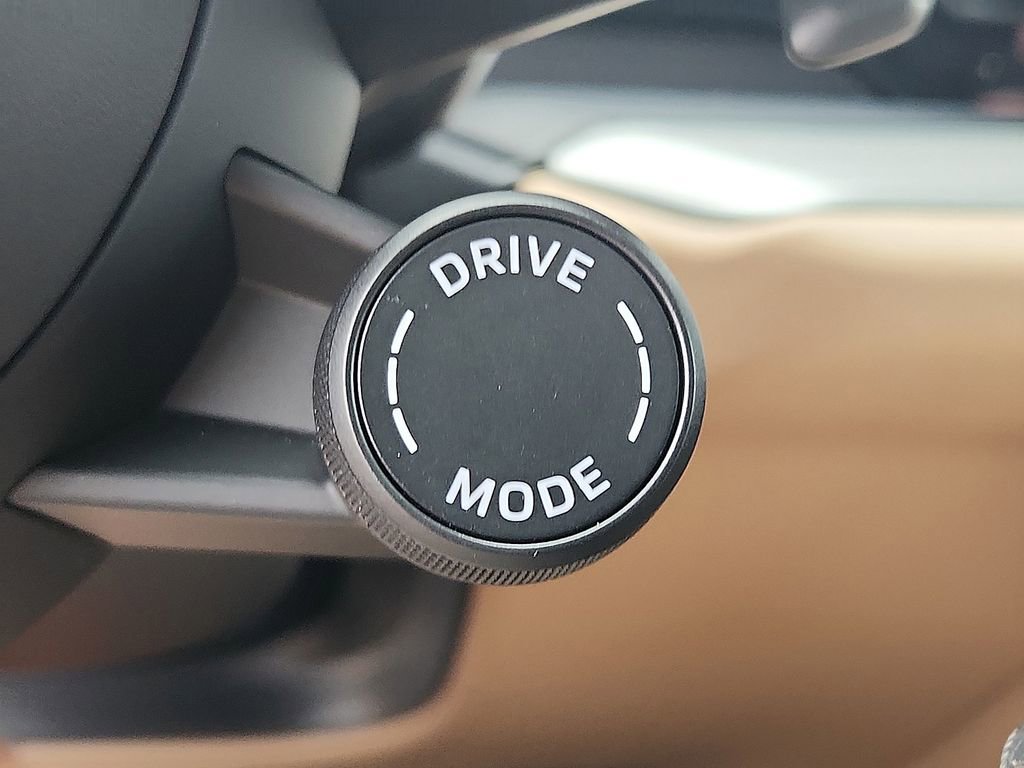 New 2025 Porsche Cayenne image 18