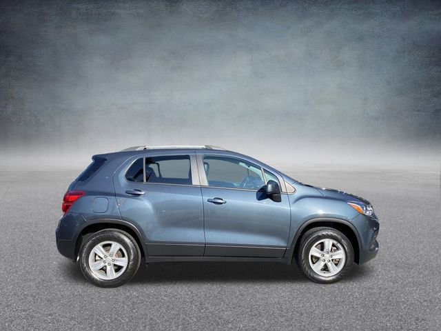 Used 2022 Chevrolet Trax LT w/ LT Convenience Package image 3
