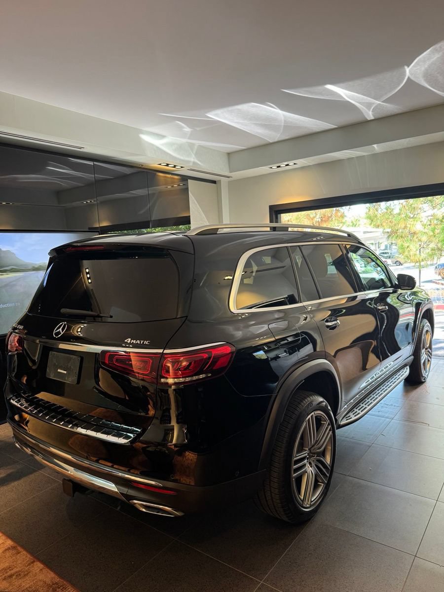 Used 2020 Mercedes-Benz GLS 450 4MATIC image 2
