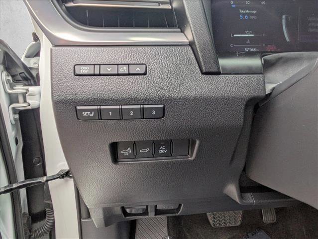 Used 2024 Lexus GX 550 w/ Cold Area Package AWD/4WD image 20