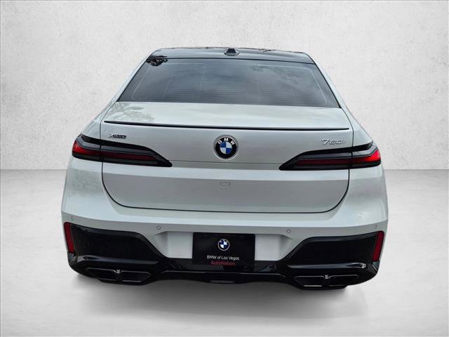 Certified 2025 BMW 760i xDrive image 7