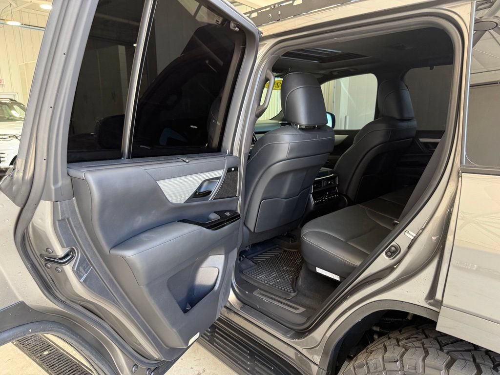 Used 2025 Lexus LX 600 F Sport w/ Accessory Package (2T) AWD/4WD image 24