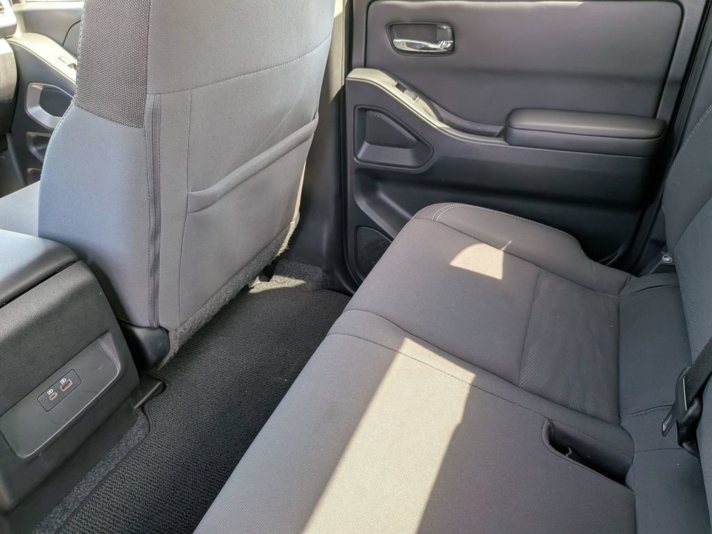 Used 2024 Nissan Frontier SV RWD image 36