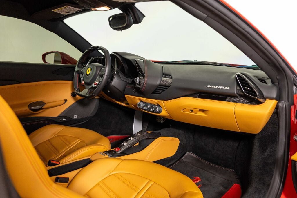 Used 2017 Ferrari 488 GTB RWD image 36