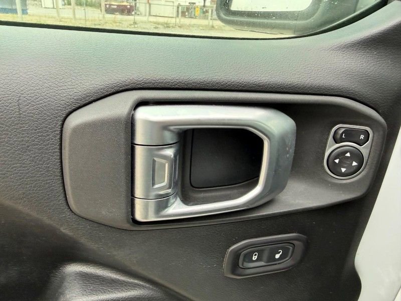 Used 2019 Jeep Wrangler Unlimited Sport S image 16