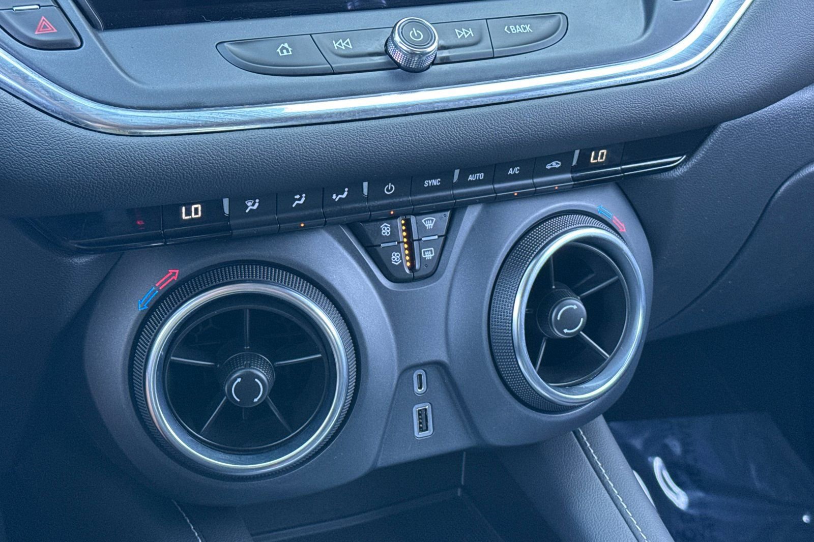 Used 2023 Chevrolet Blazer LT image 31