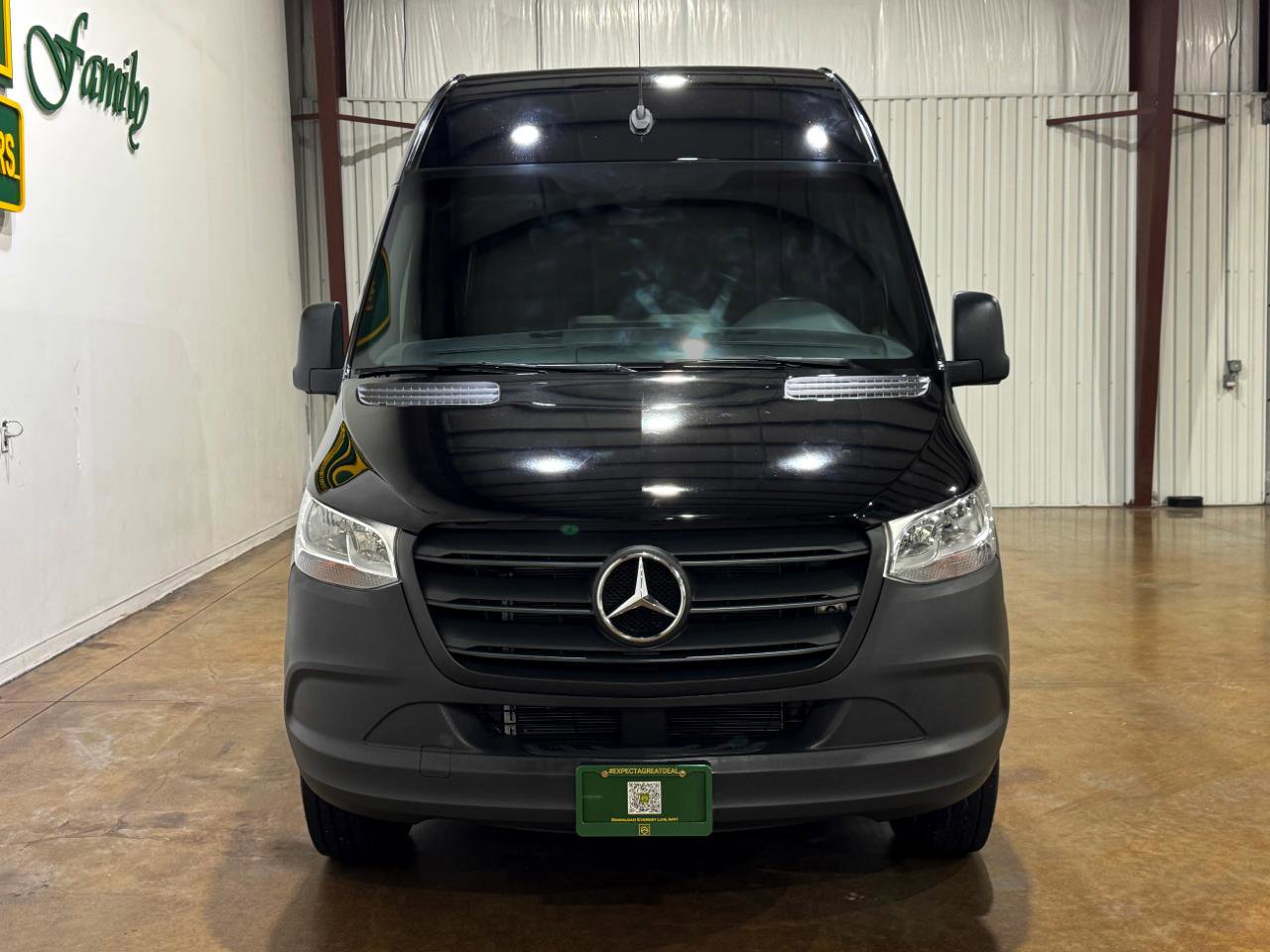 Used 2023 Mercedes-Benz Sprinter 2500 image 2