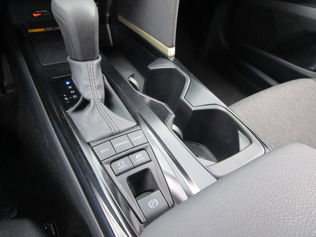 Used 2025 Toyota Camry LE image 29