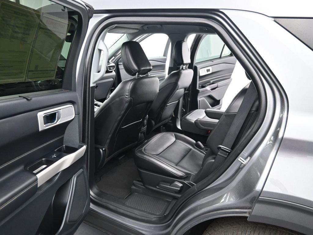 Used 2024 Ford Explorer Limited image 16