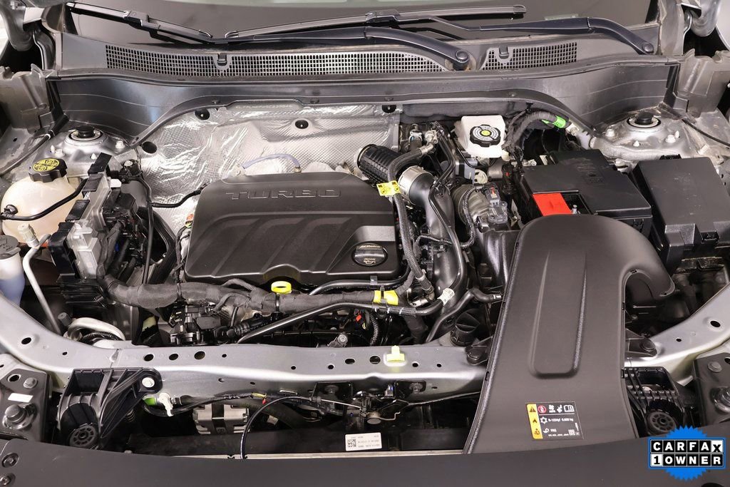 Used 2025 Chevrolet Trax LT w/ LT Convenience Package image 19