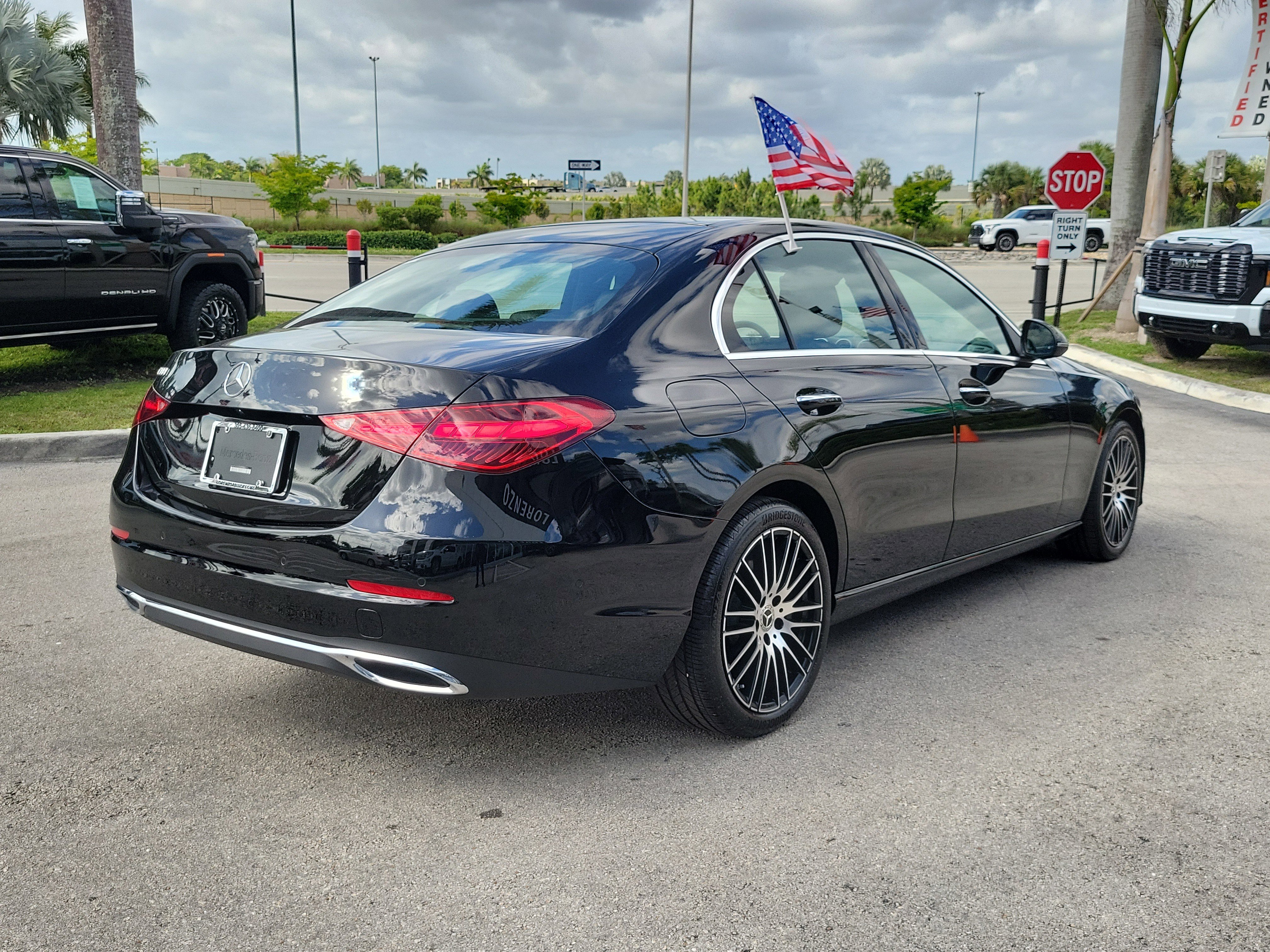 Used 2025 Mercedes-Benz C 300 Sedan image 5