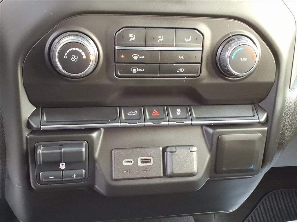 Used 2021 Chevrolet Silverado 2500 Custom w/ Custom Value Package image 17