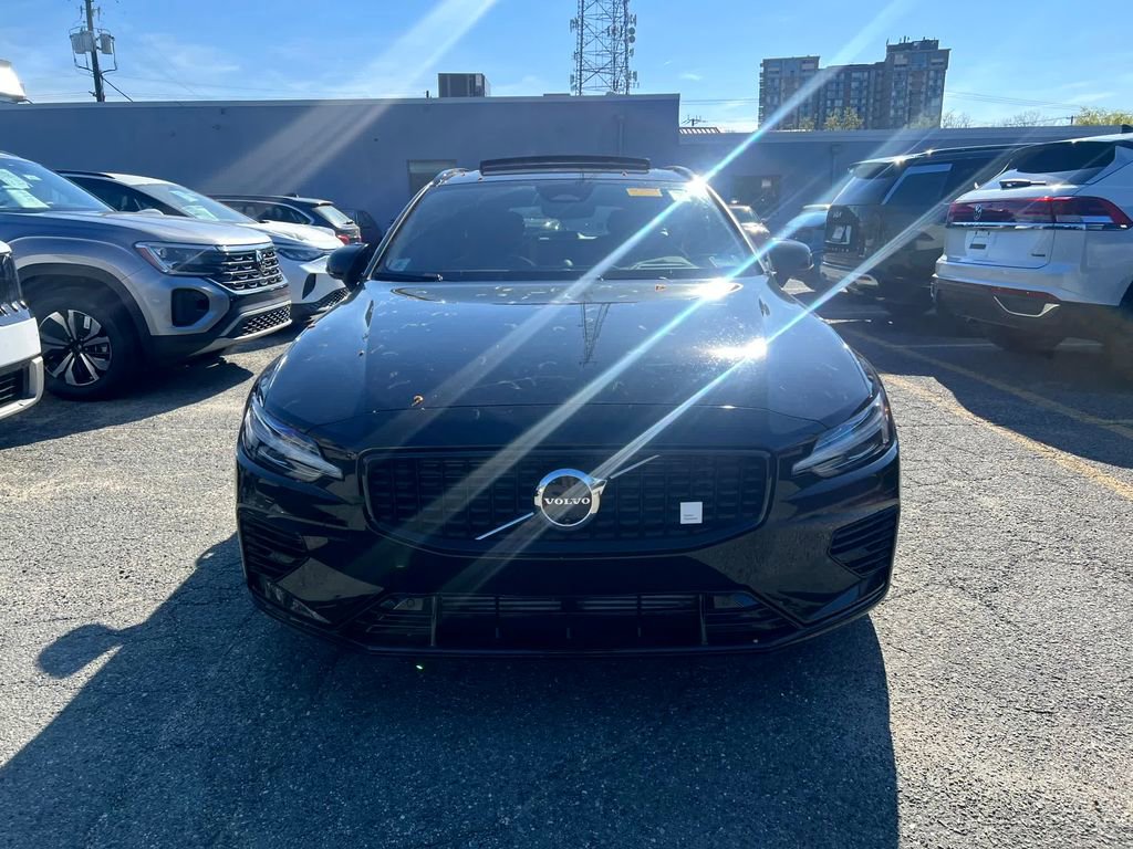 Used 2024 Volvo V60 T8 Polestar image 2