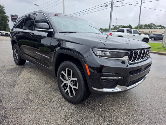 Used 2025 Jeep Grand Cherokee L Limited AWD/4WD image 7