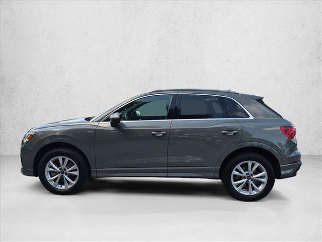 Certified 2025 Audi Q3 2.0T Premium w/ Convenience Package AWD/4WD image 9
