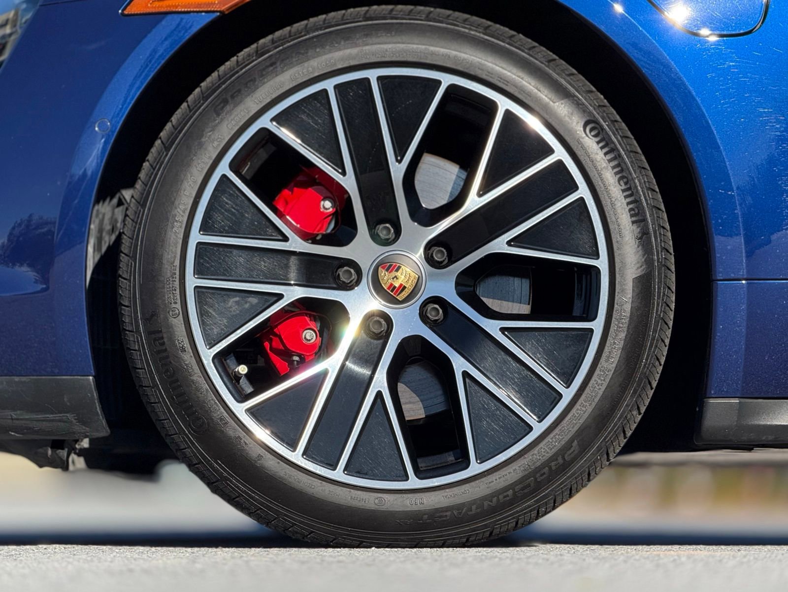 Used 2020 Porsche Taycan 4S image 17