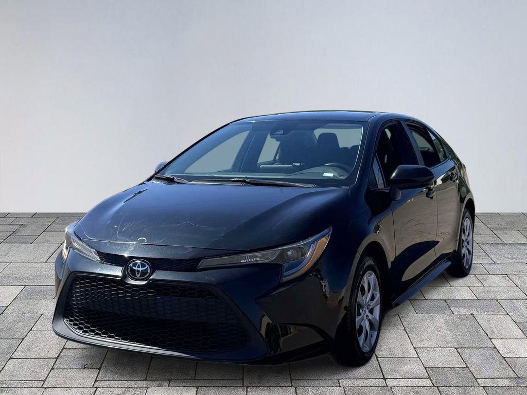 Used 2022 Toyota Corolla LE image 3