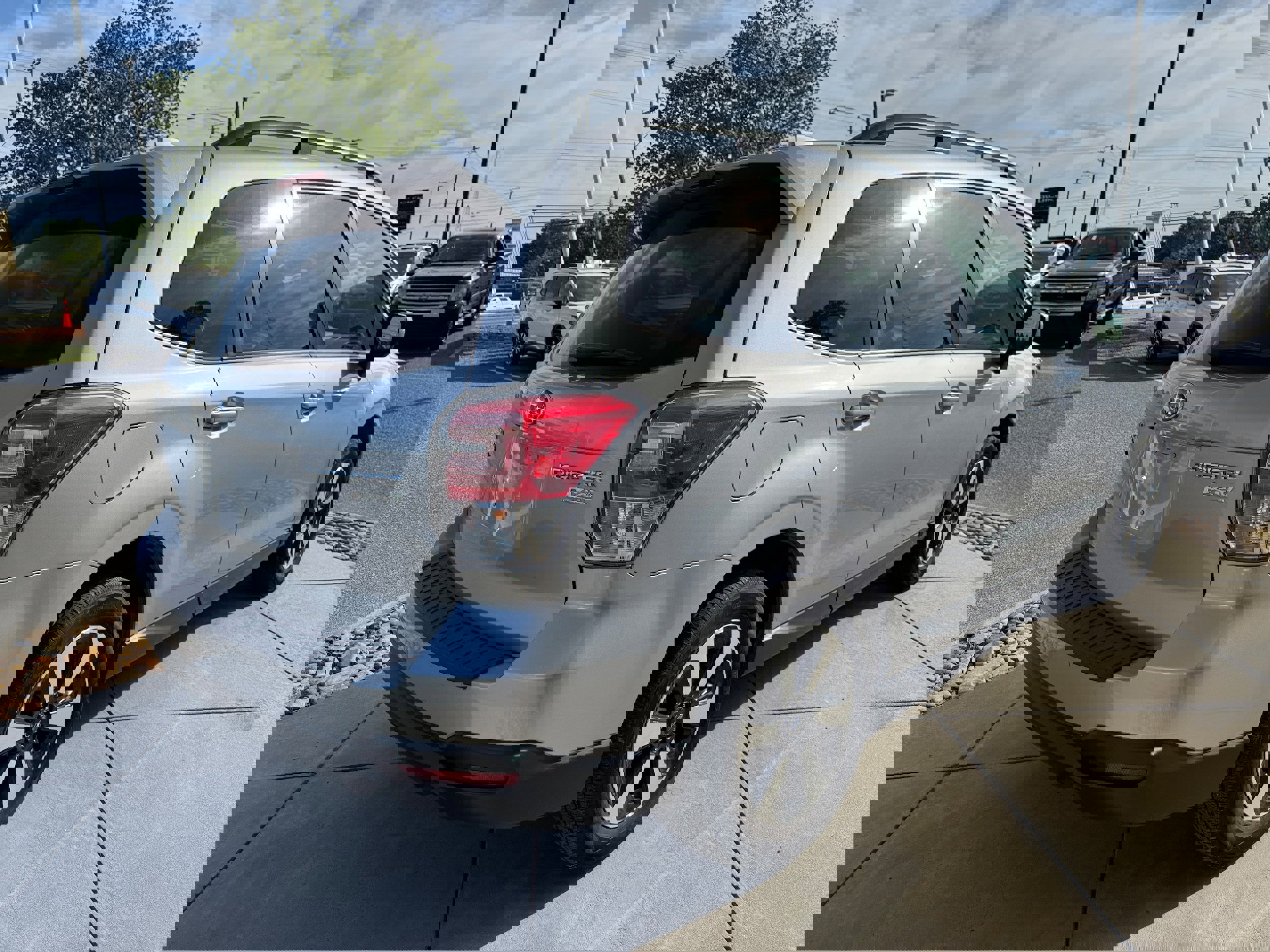 Used 2017 Subaru Forester 2.5i Premium w/ All-Weather Package image 6