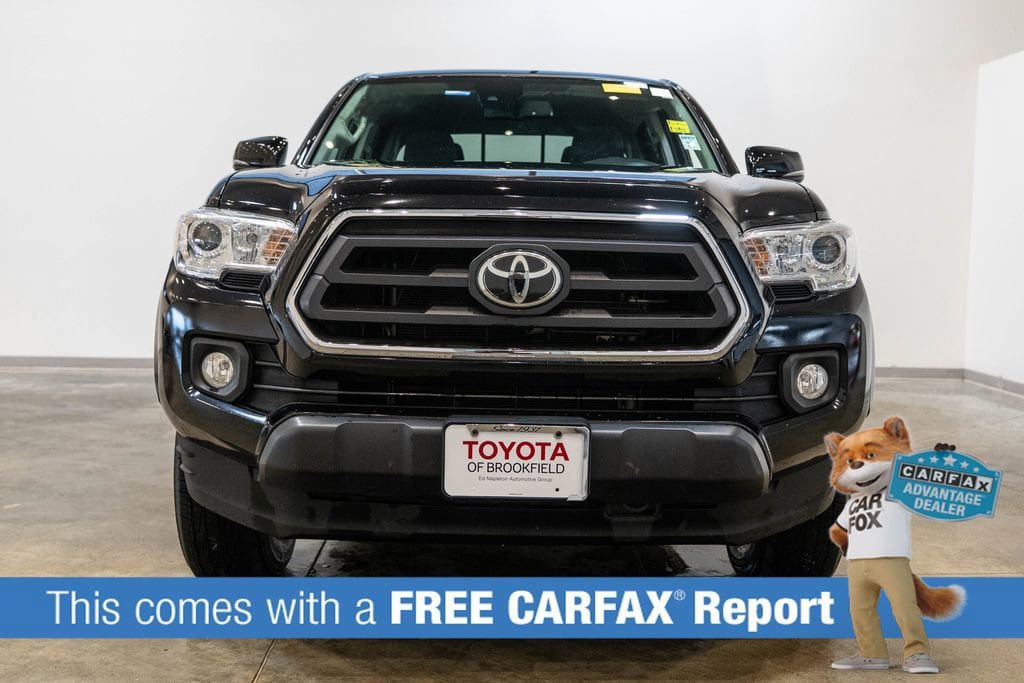 Used 2020 Toyota Tacoma SR5 w/ Technology Package AWD/4WD image 2