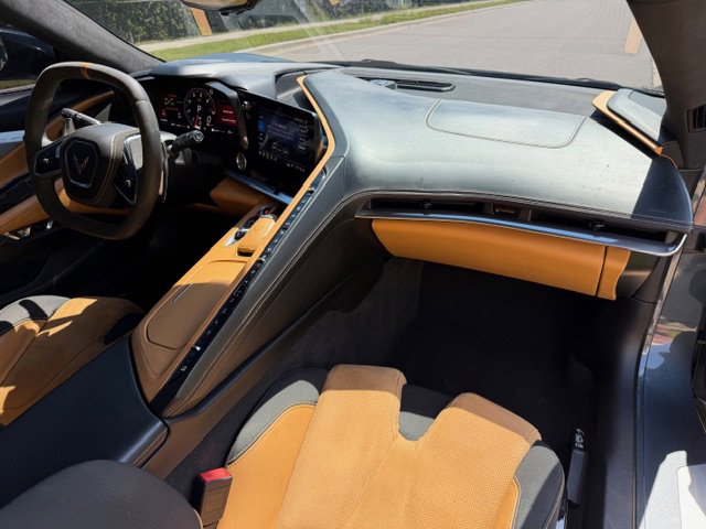 Used 2020 Chevrolet Corvette Stingray Premium Cpe w/ 3LT Preferred Equipment Group RWD image 17