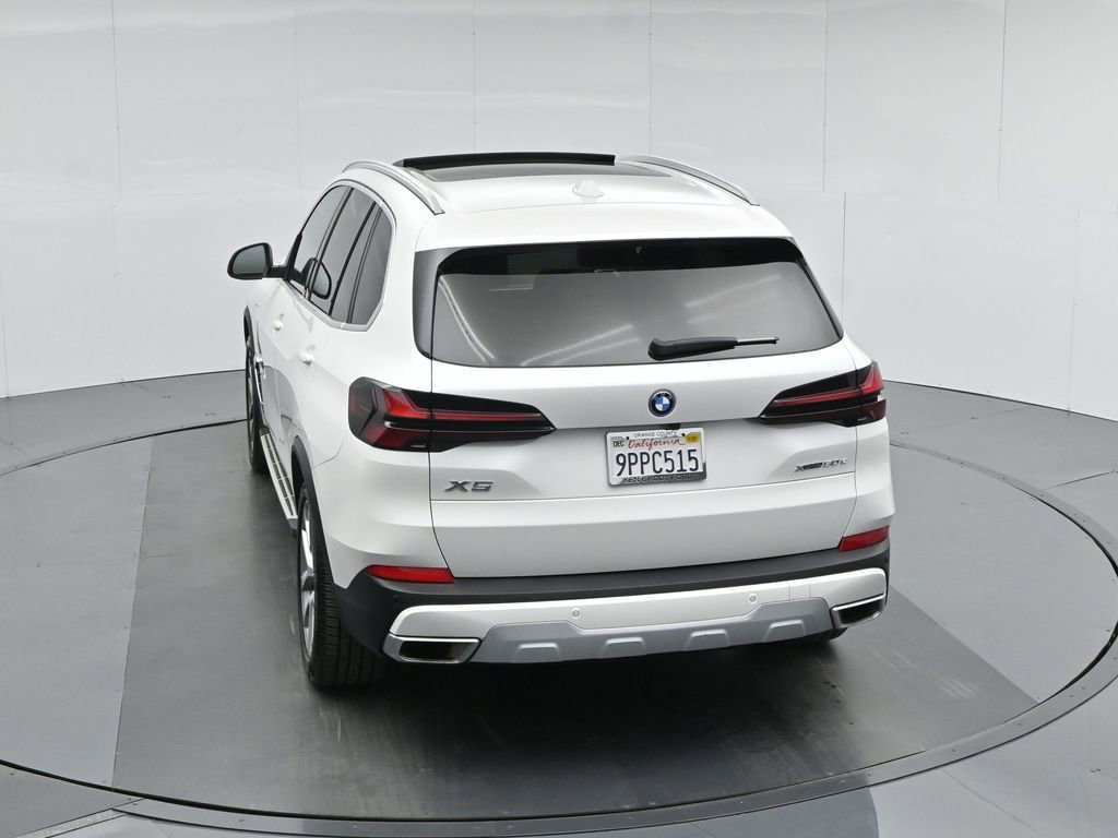 Used 2025 BMW X5 xDrive50e AWD/4WD image 45