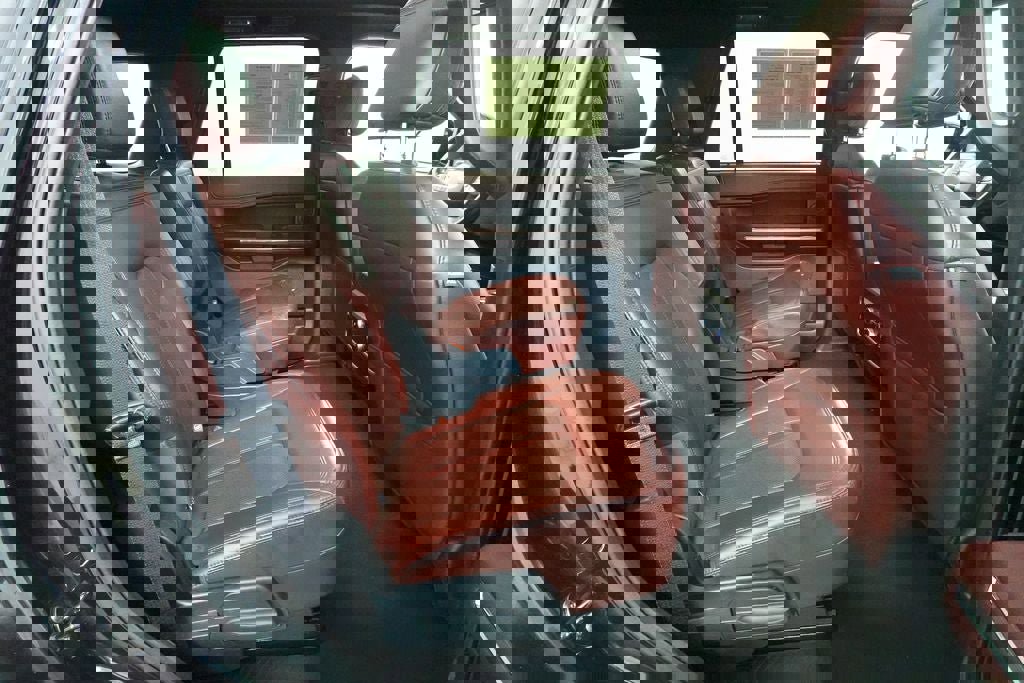 Certified 2024 Ford Expedition Limited image 32