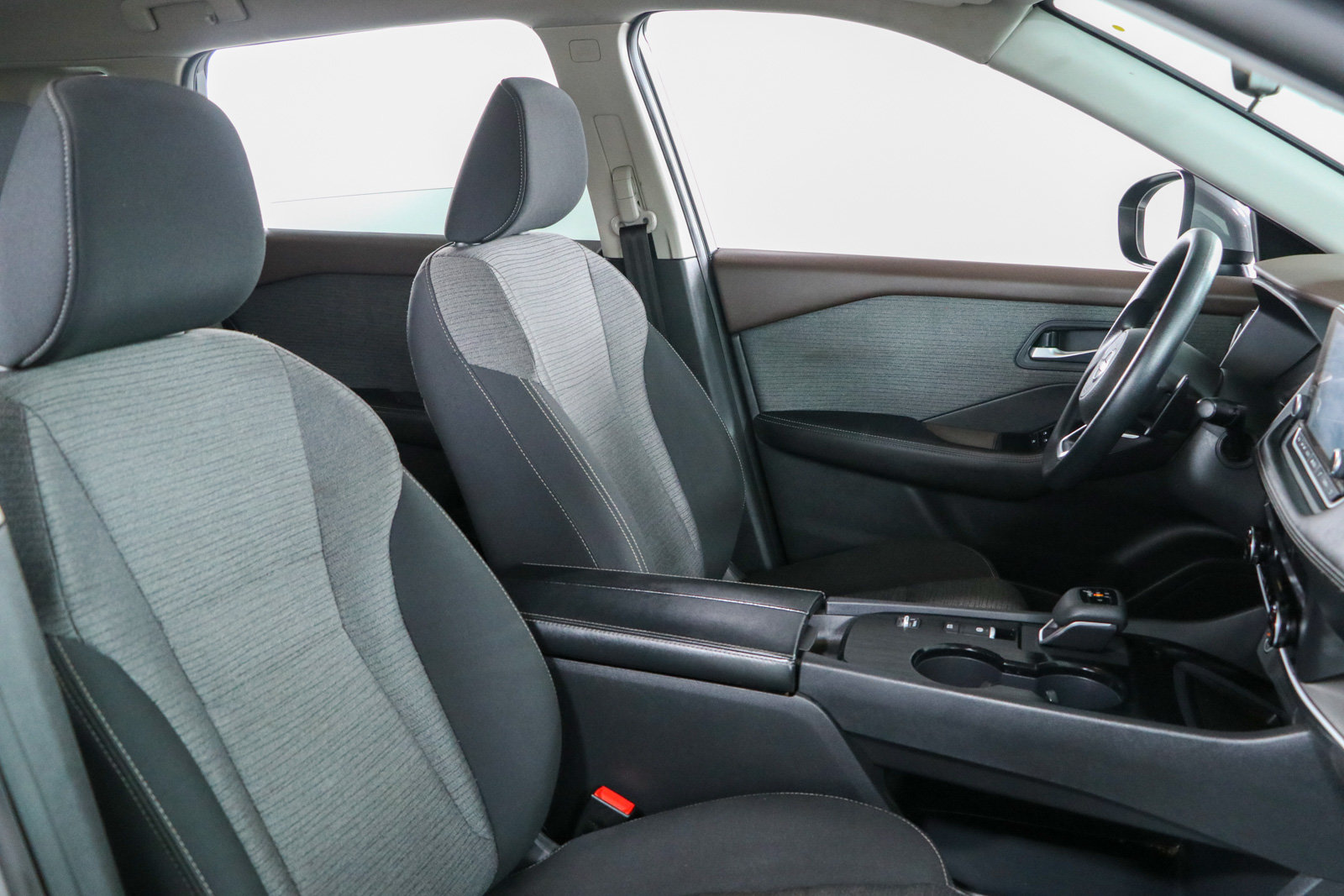 Used 2023 Nissan Rogue SV FWD image 26