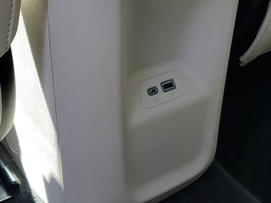 Certified 2023 Buick Envision Essence w/ Technology Package I AWD/4WD image 31
