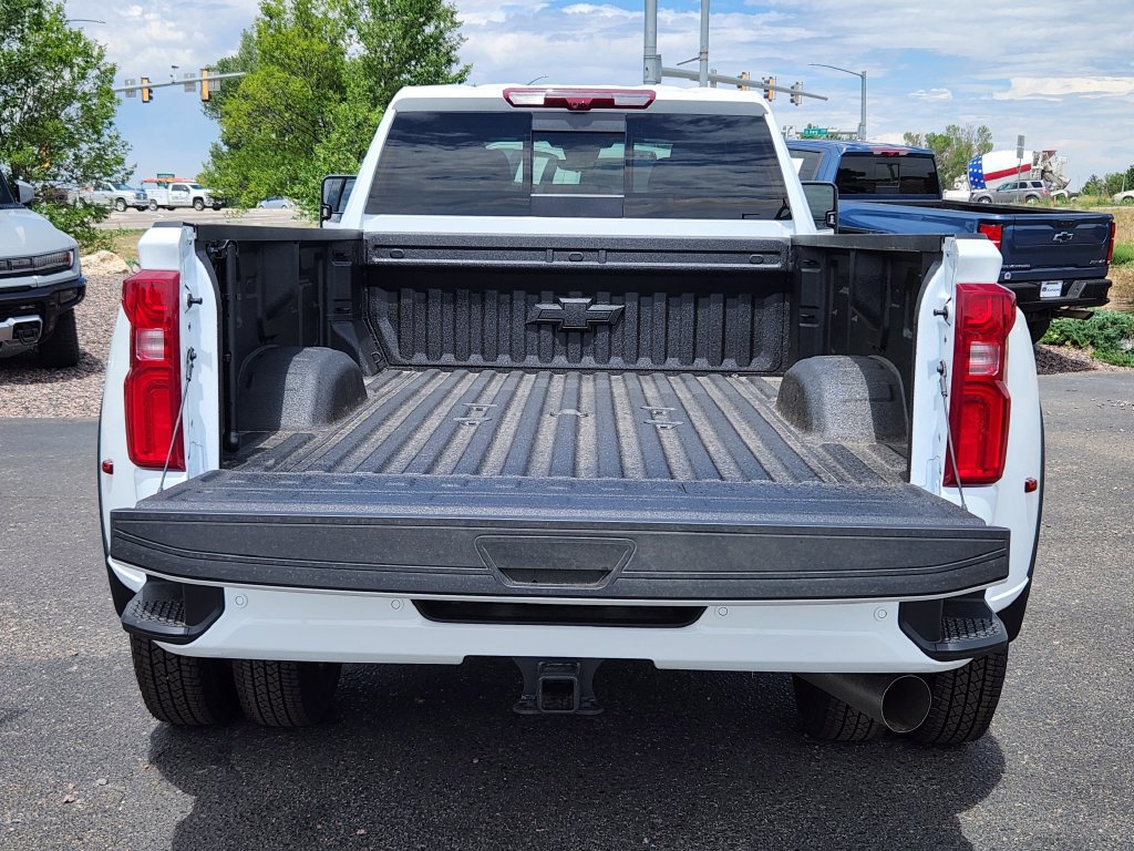 New 2026 Chevrolet Silverado 3500 High Country w/ High Country Premium Package AWD/4WD image 12