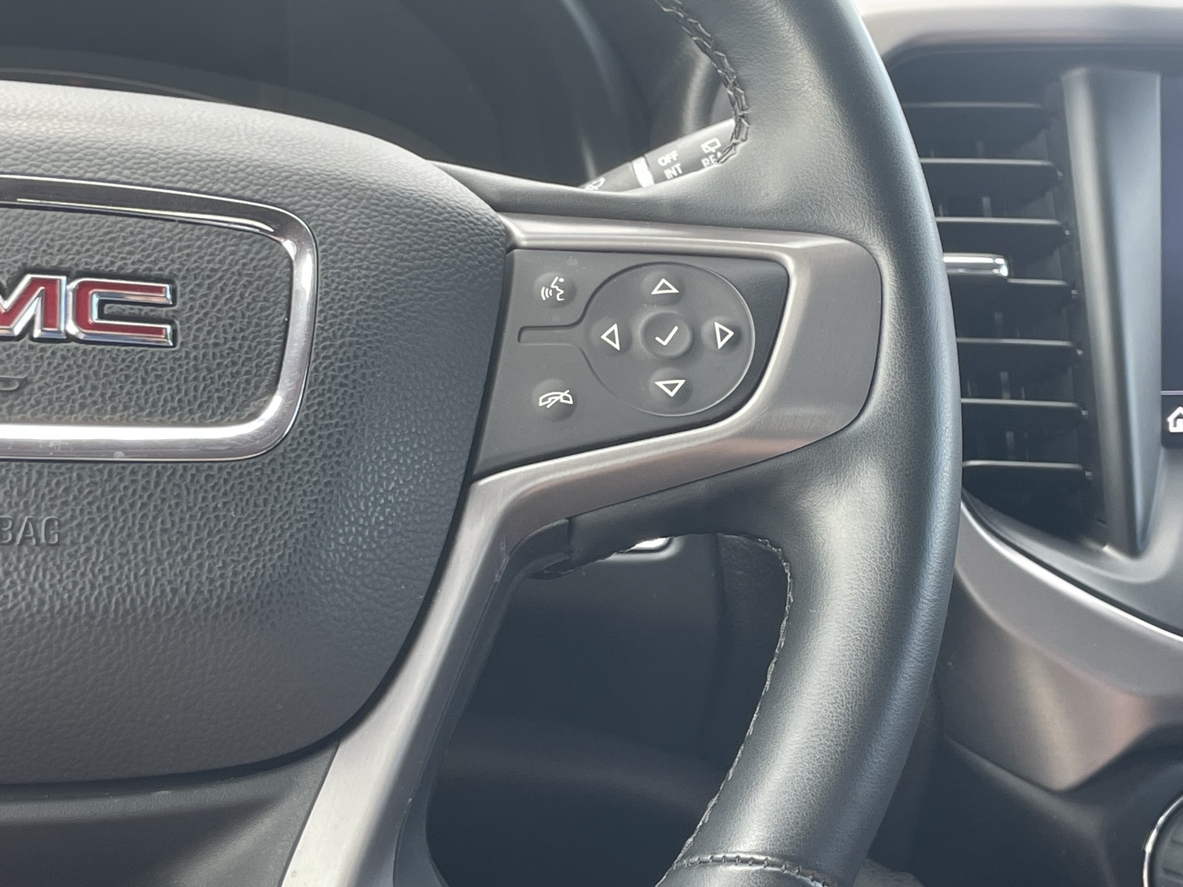 Used 2023 GMC Acadia AT4 w/ Preferred Package AWD/4WD image 20