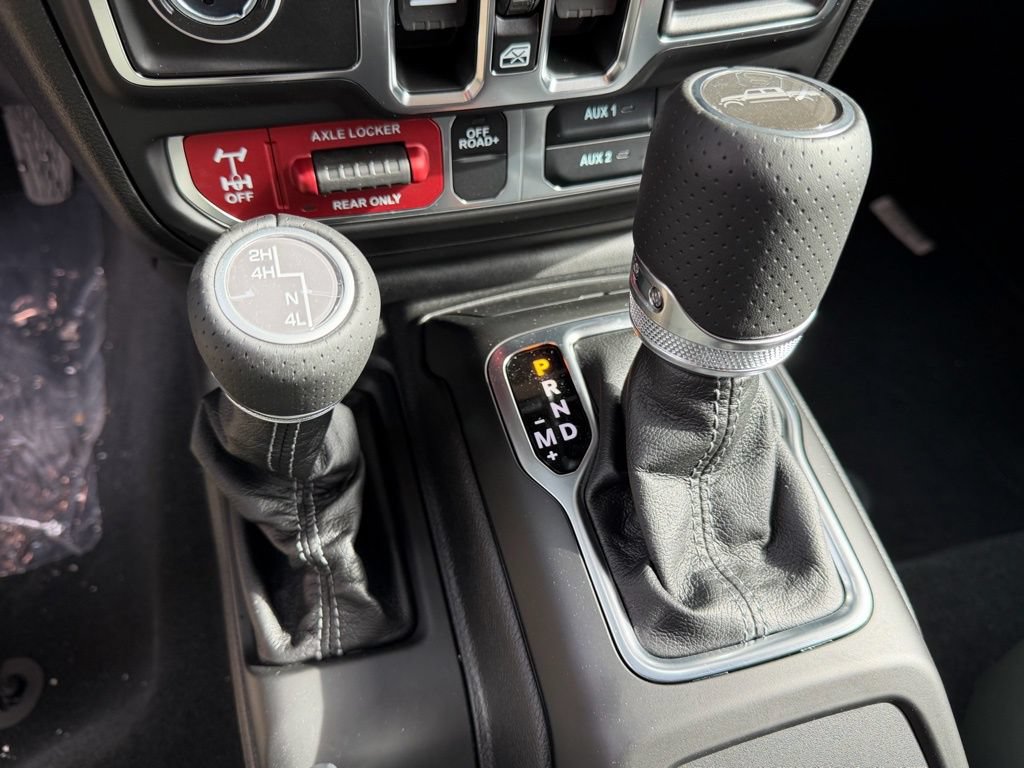 New 2026 Jeep Gladiator Mojave w/ Steel Bumper Group AWD/4WD image 21