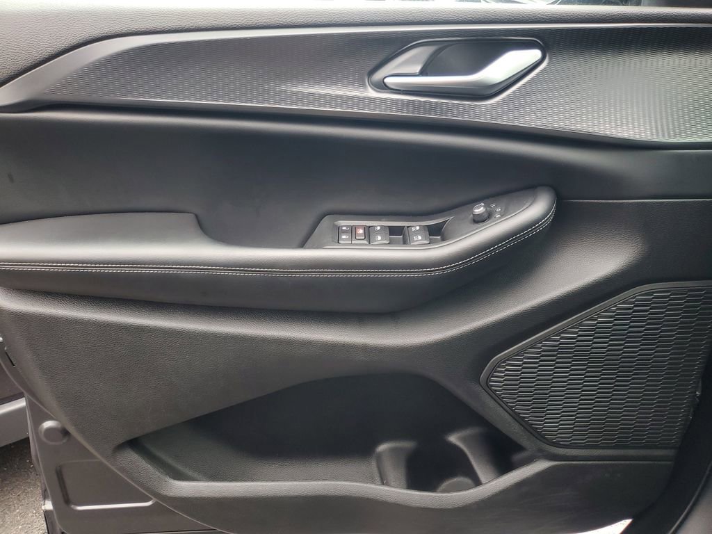 Used 2024 Jeep Grand Cherokee Altitude image 10