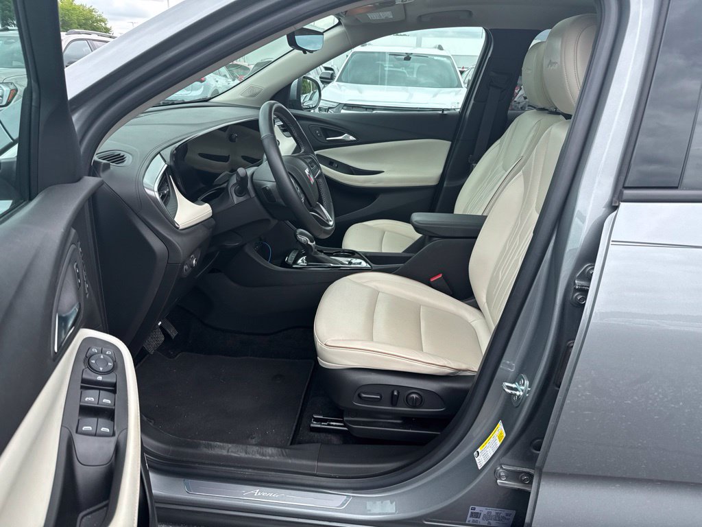 Used 2024 Buick Encore GX Avenir w/ Avenir Technology Package FWD image 2