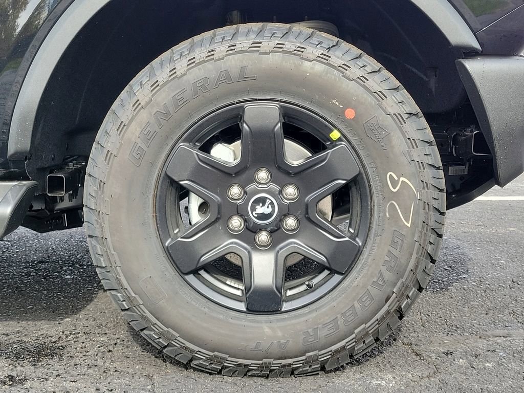 New 2025 Ford Bronco Outer Banks image 9