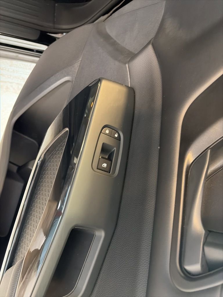 Used 2023 Nissan Pathfinder SV w/ Cargo Package image 25