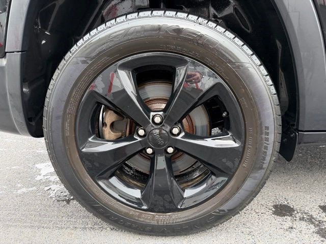 Used 2020 Jeep Cherokee Latitude Plus image 22