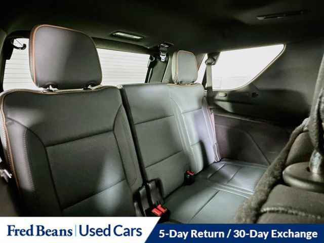 Used 2025 GMC Yukon AT4 w/ AT4 Premium Package AWD/4WD image 36