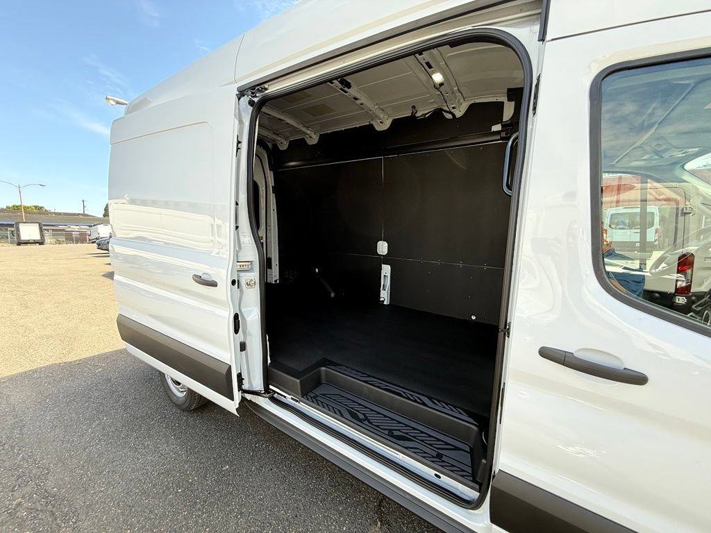 New 2026 Ford Transit 250 148 High Roof w/ Load Area Protection Package RWD image 21