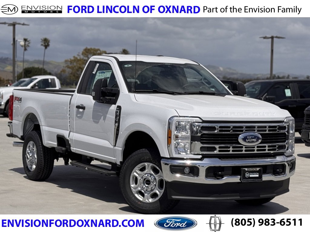 New 2025 Ford F350 XLT w/ FX4 Off-Road Package