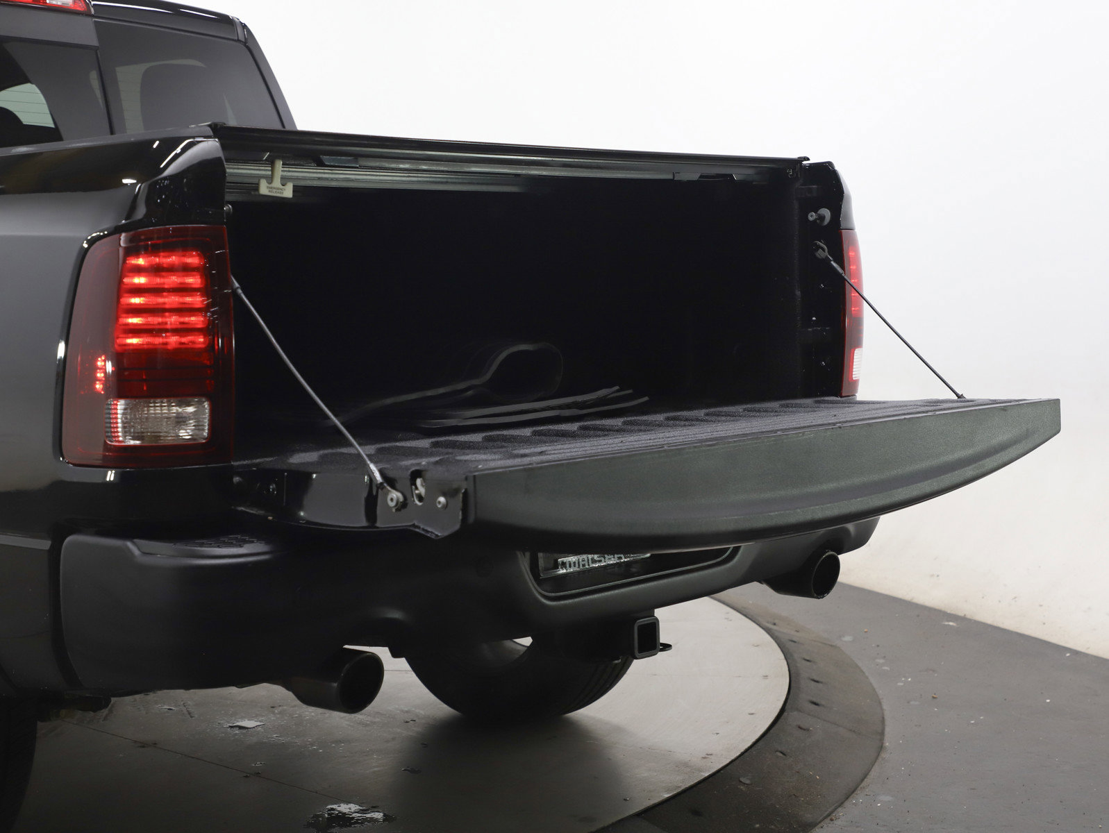 Used 2022 RAM 1500 Classic Warlock image 9