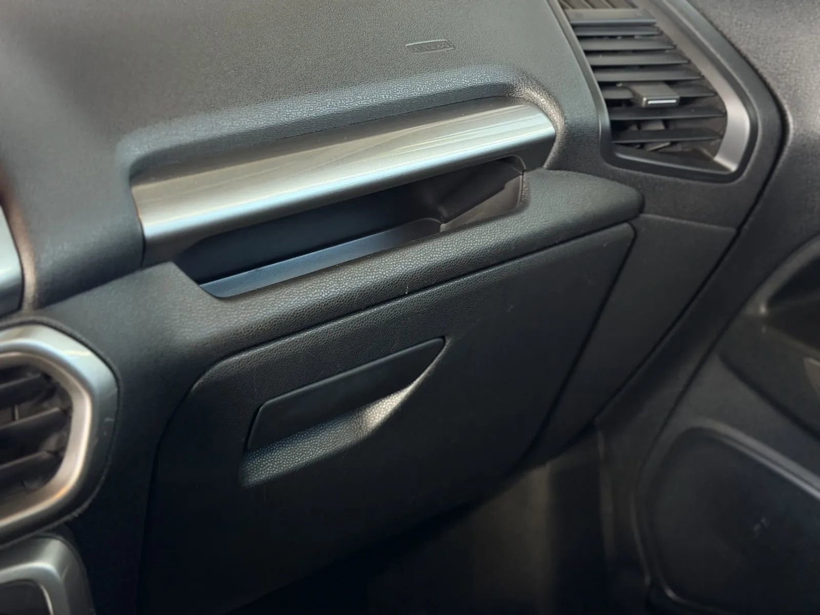 Used 2021 Ford EcoSport SE w/ SE Convenience Package image 47