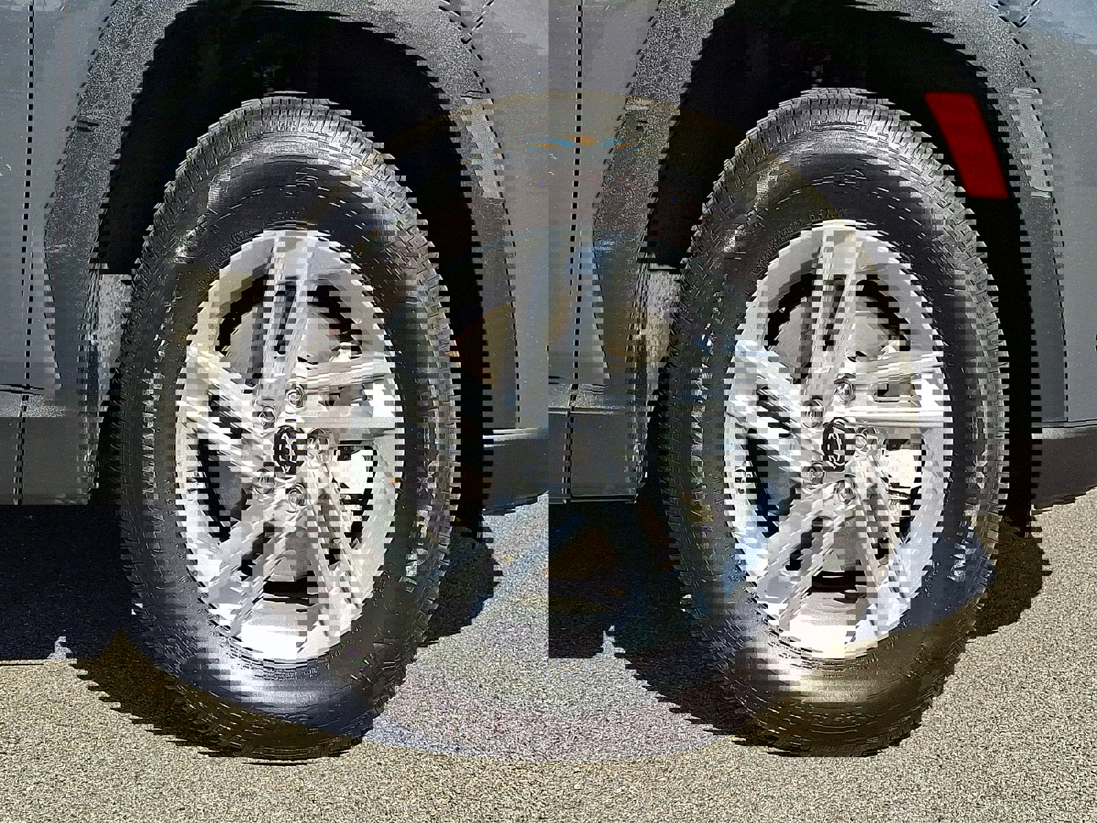 Certified 2025 Hyundai Tucson SE image 8