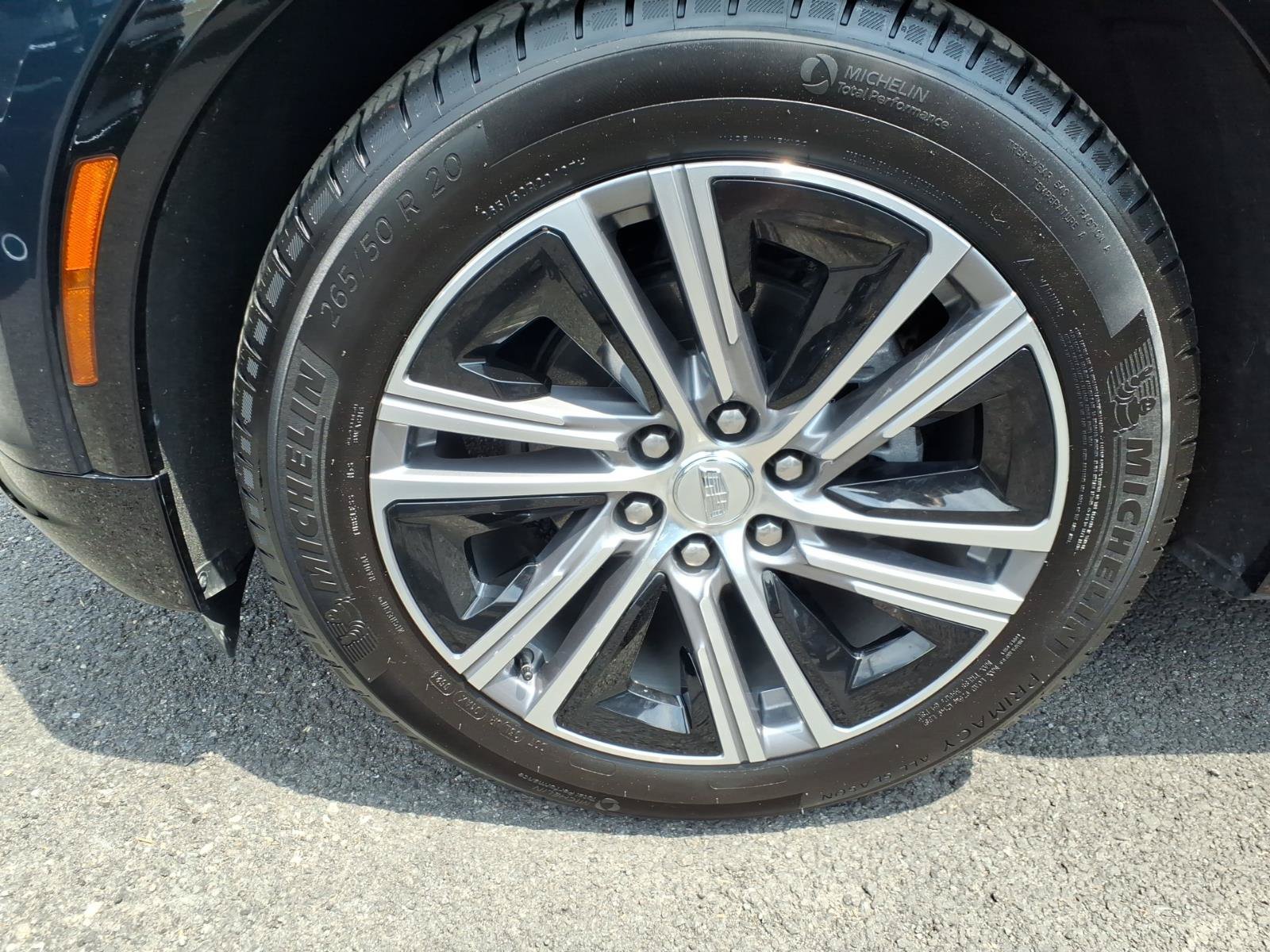 Certified 2024 Cadillac Lyriq Luxury AWD/4WD image 9