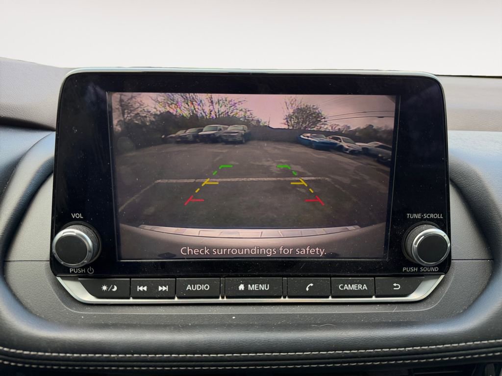 Used 2022 Nissan Rogue SV image 9