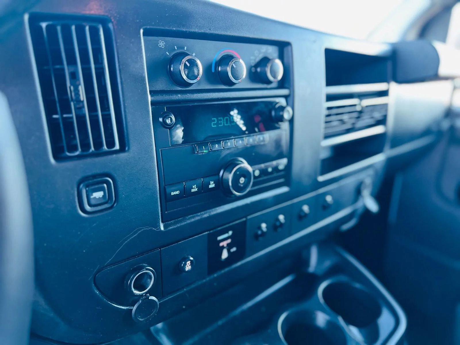 Used 2013 Chevrolet Express 2500 image 12