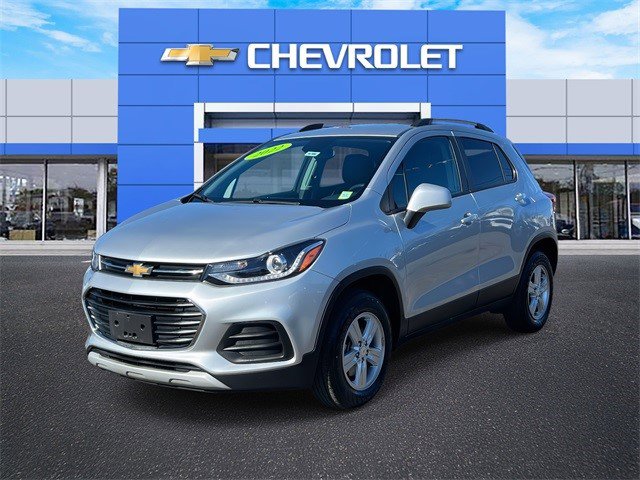 Certified 2022 Chevrolet Trax LT w/ LT Convenience Package image 2