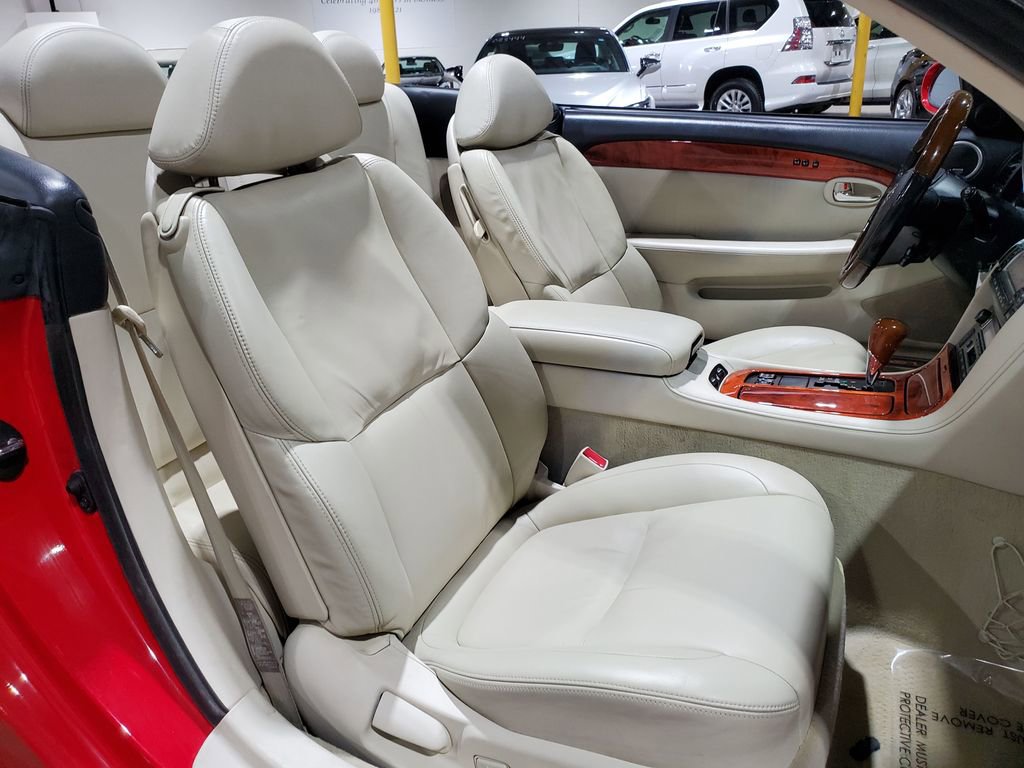 Used 2005 Lexus SC 430 Convertible image 13