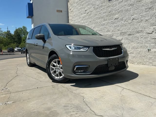 Used 2023 Chrysler Pacifica Touring-L FWD 360° Tour